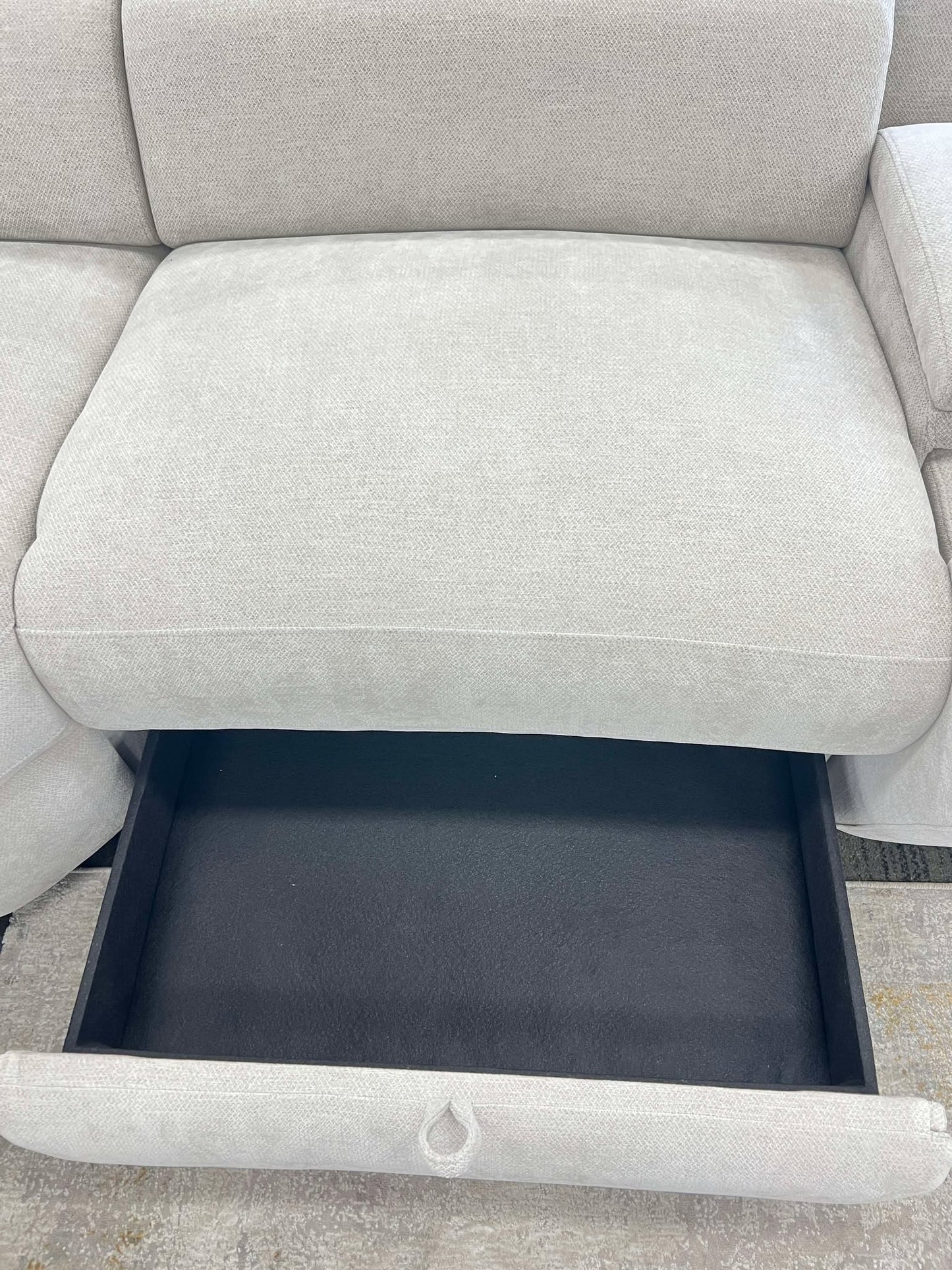 (Limited Time Sale) Sydney Corner Luxe