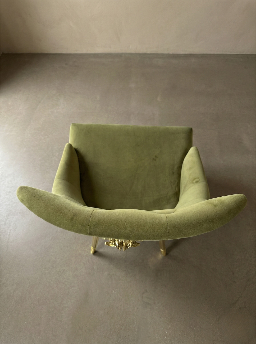 Leo Royale Velvet Chair
