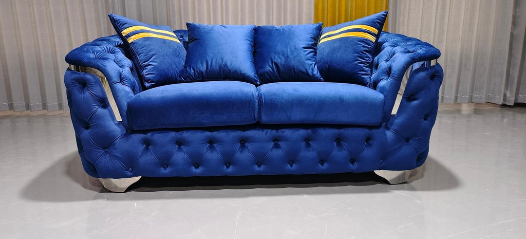 THE ROYALE TWIN SET