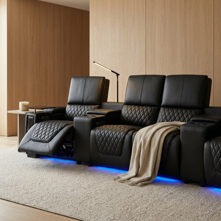 TITAN THEATRE LOUNGE